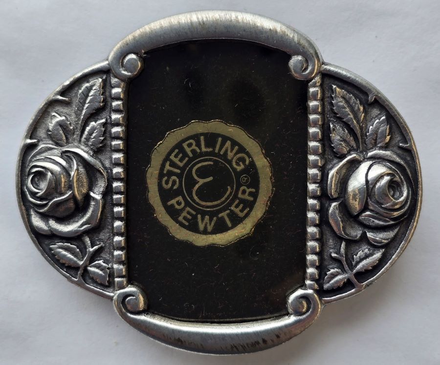 Elias Frame Brooch - Sterling Pewter Oval Roses