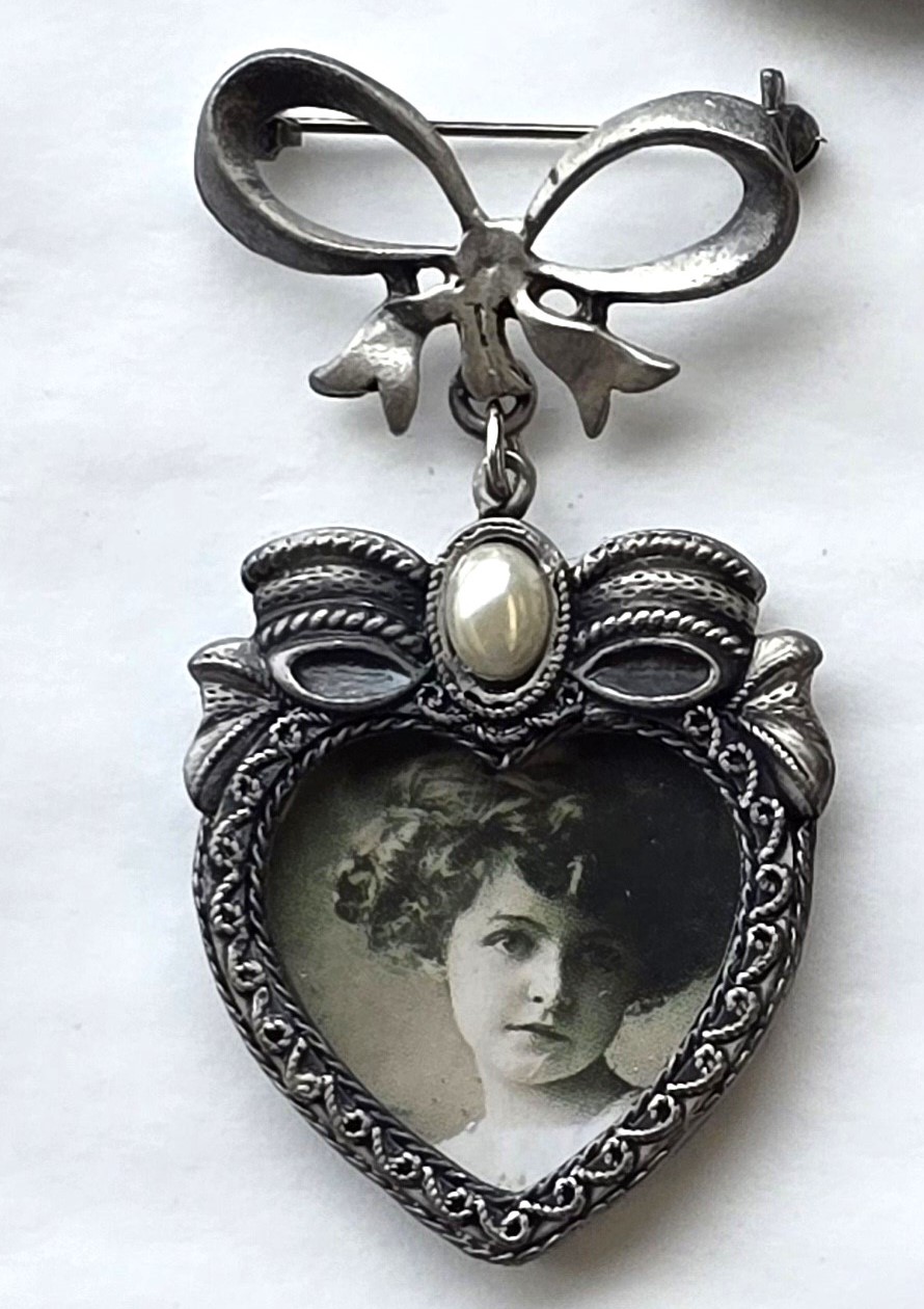 Pewter Frame Brooch - Heart Shape