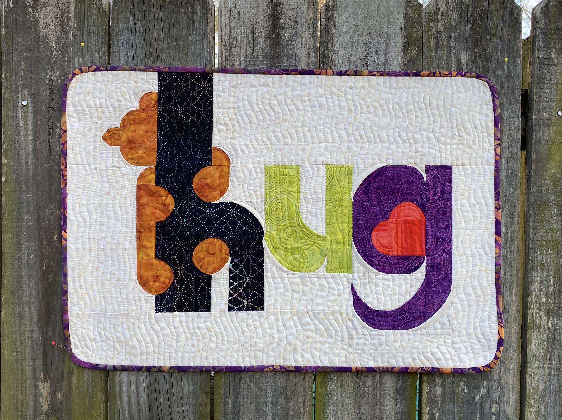 Quilt-Moji: HUG by Southwind Designs