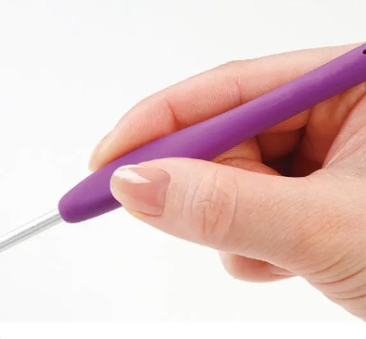 Amour Crochet Hook Set by Clover