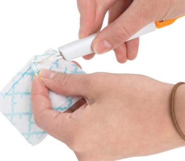 Fiskars ® Comfort Easy Change Fabric Knife 1662