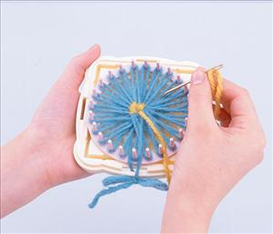 "Hana-Ami" Flower Loom by Clover