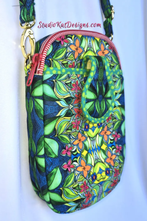 The Cignet Phone Pal - Studio Kat Designs