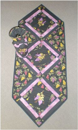 Grape Table Runner and Bottle Bag Pattern - The Sewing Revolution